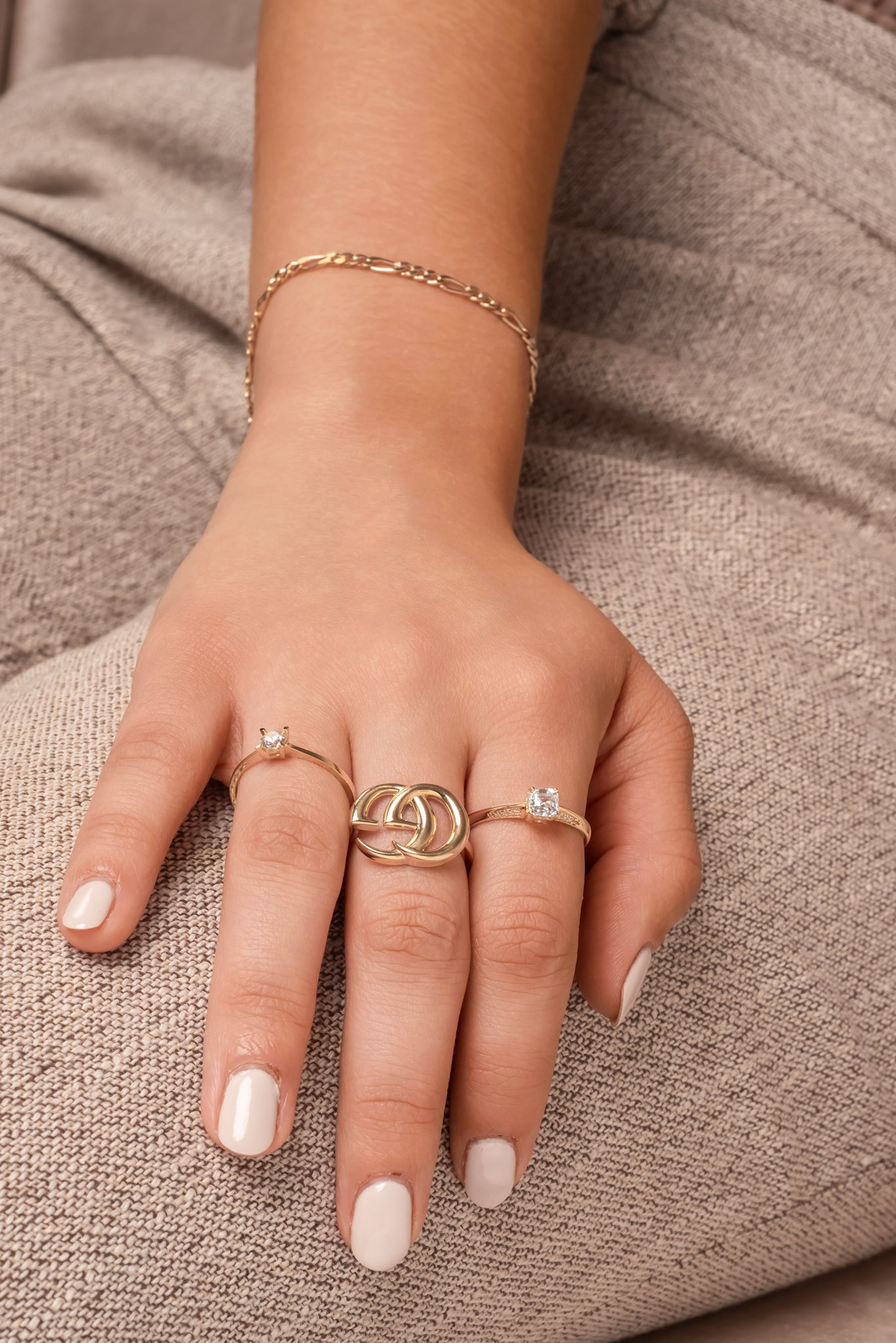 Anillo 10 kilates anillo y GG grandes lisas