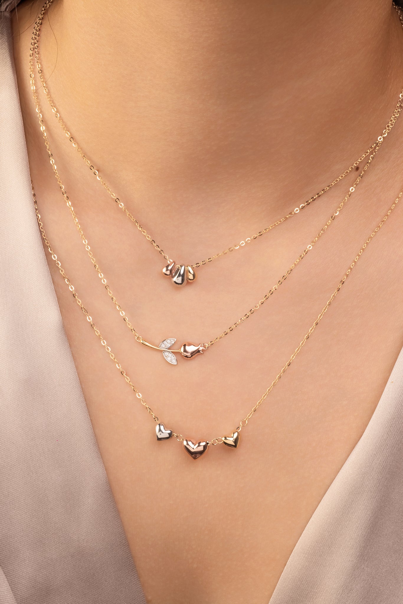 Gargantilla 10 kilates dijes de gotas infladas en oro florentino lisas