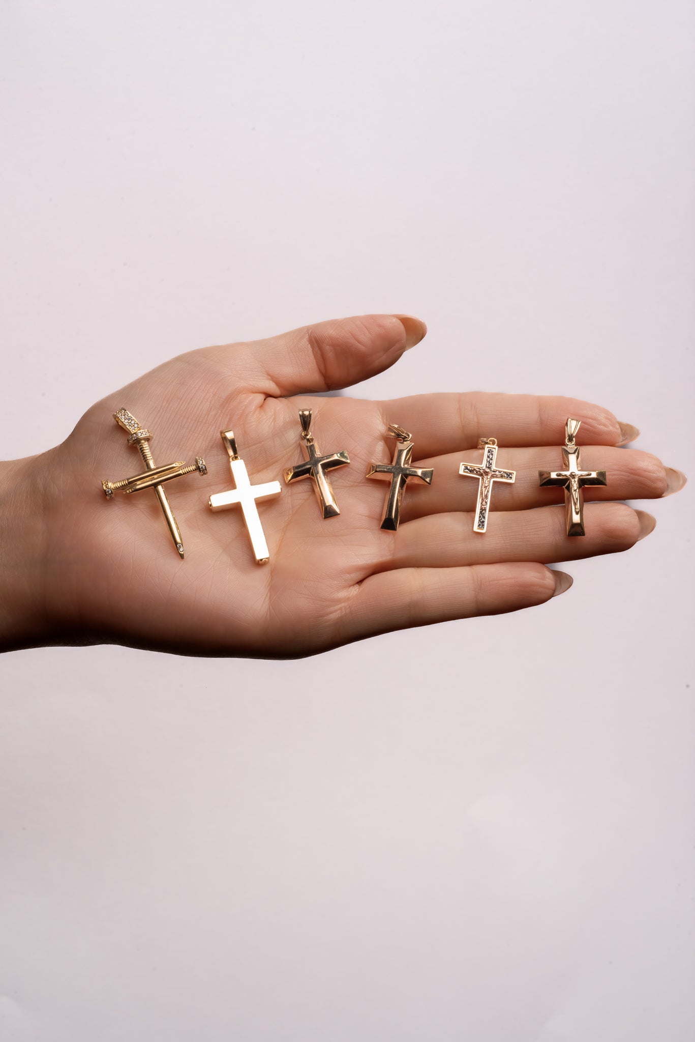 Dije 10 kilates cruz ancha en 3D lisa