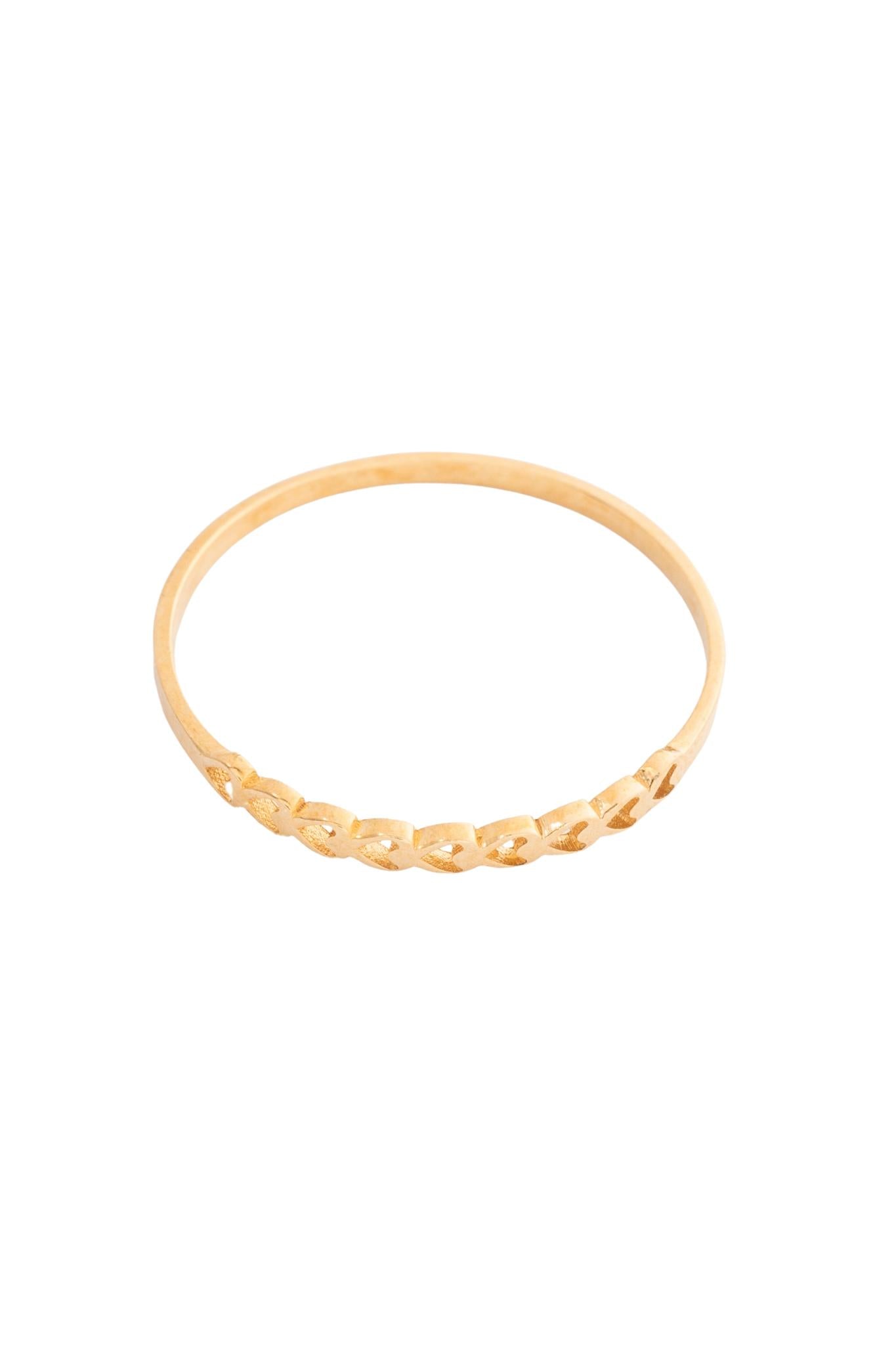 Anillo 10 kilates con corazones minis huecos..png