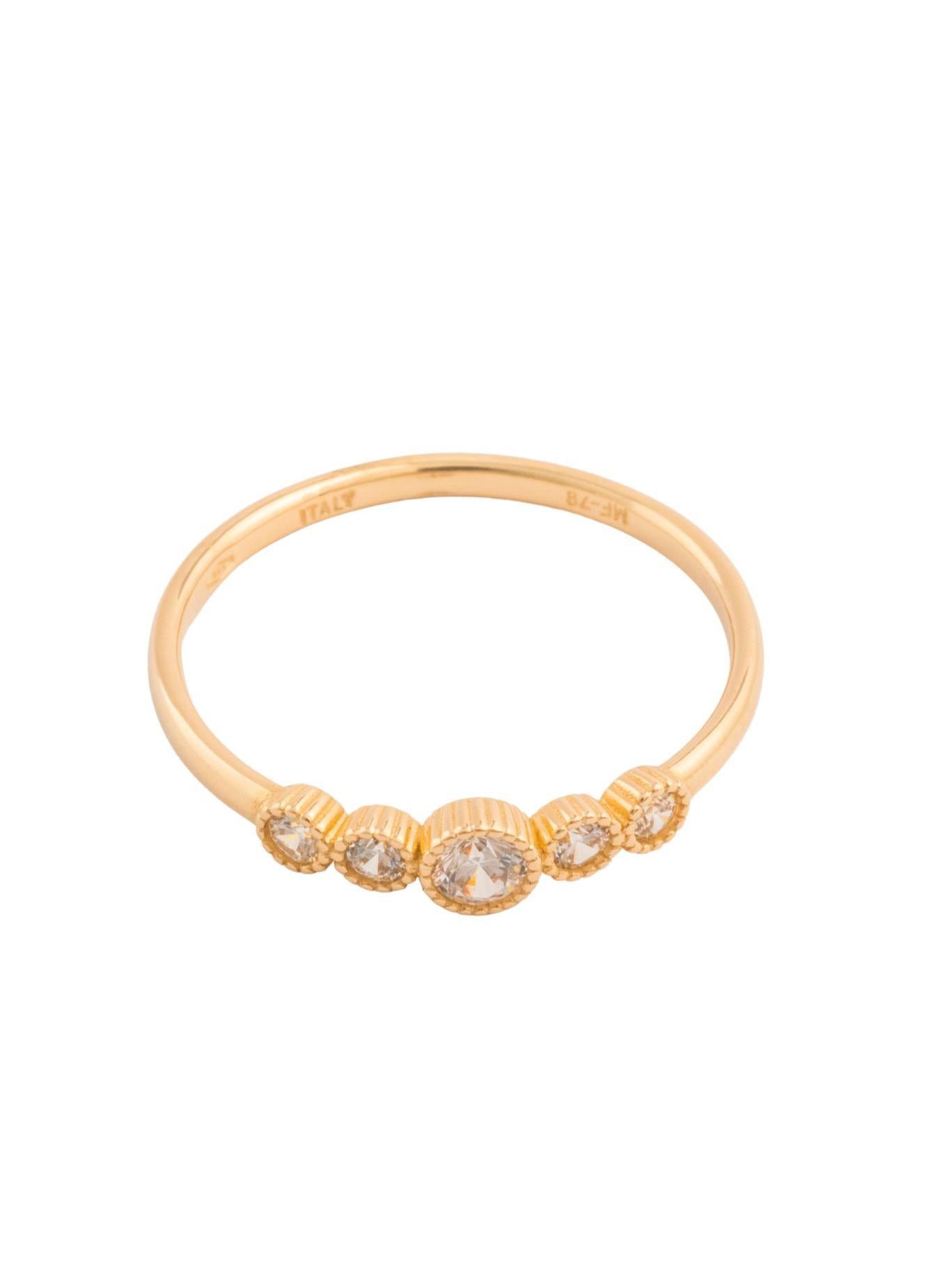 Anillo de oro sólido en 14 kilates con cinco zirconias, central grande y contorno de bolitas lisas minis..png