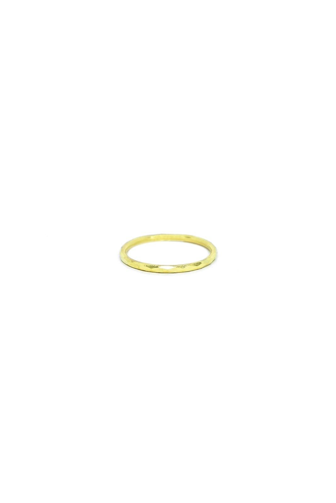 Anillos de oro solido de 10 kilates con un estilo diamantado.png