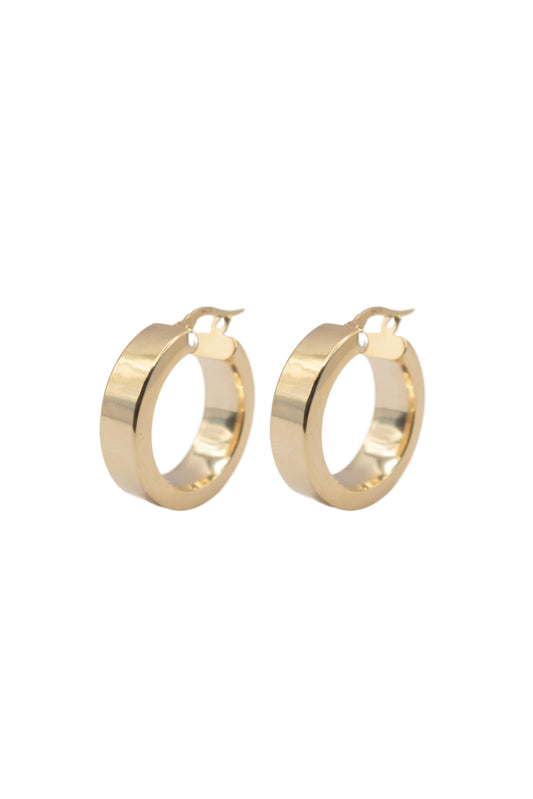 Arracada 10 kilates ancha con orillas cuadradas..png