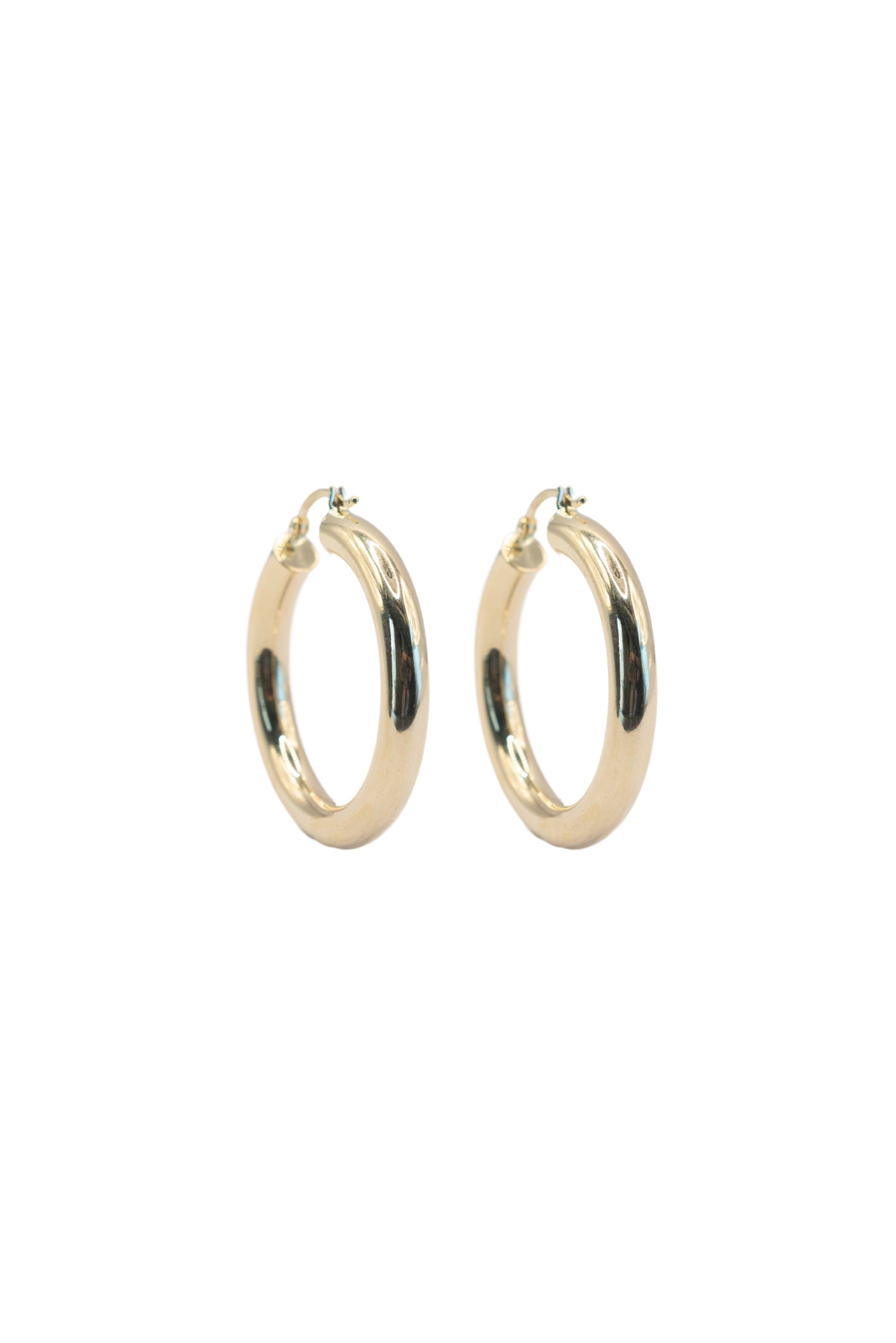 Arracada 10 kilates tubular lisa chica y gruesa..png