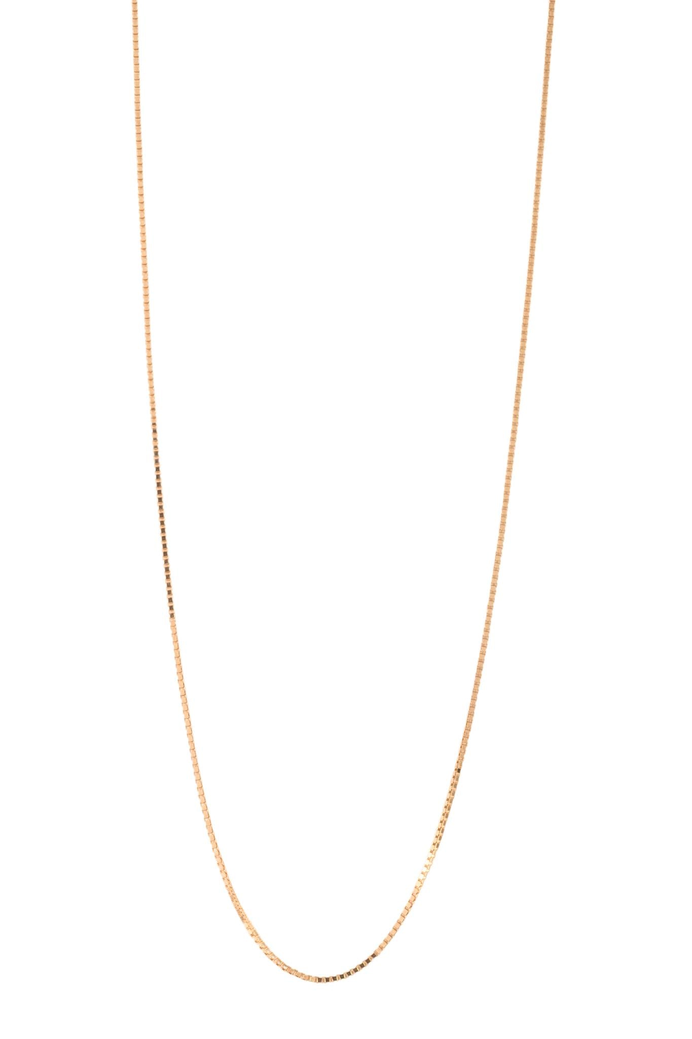 Cadena de oro sólido en 10 kilates con tejido cola de rata cuadrada, ultra fina..png