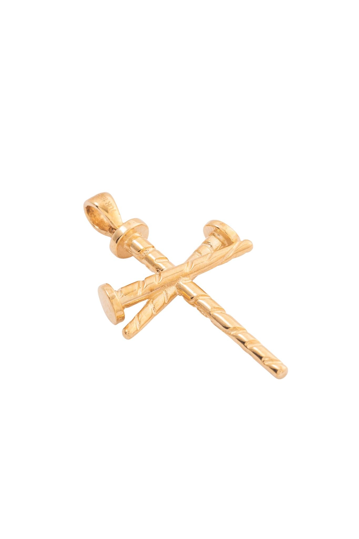 Dije 10 kilates cruz de clavos lisos enlazados..png