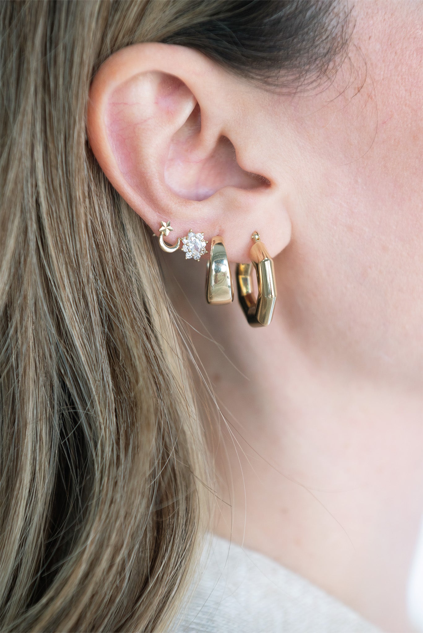 Arracada 10 kilates canasta decreciente .