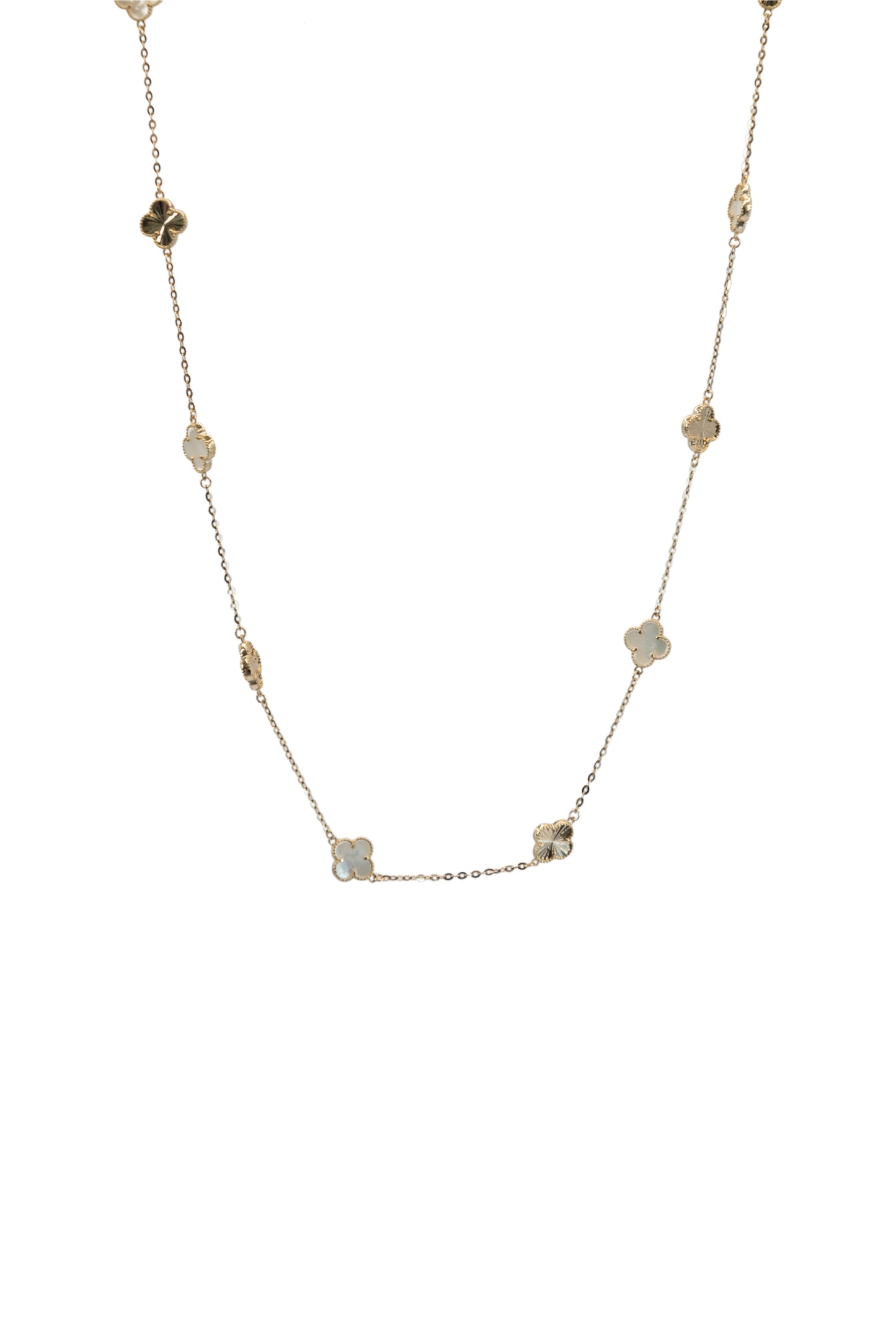 Gargantilla 10 kilates flor de cuatro pétalos diamantadas y madre perla chicas..png