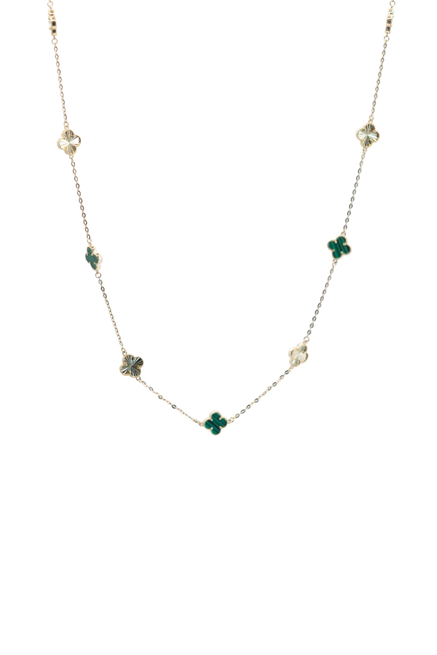 Gargantilla 10 kilates flor de cuatro pétalos diamantadas y verde chicos..png