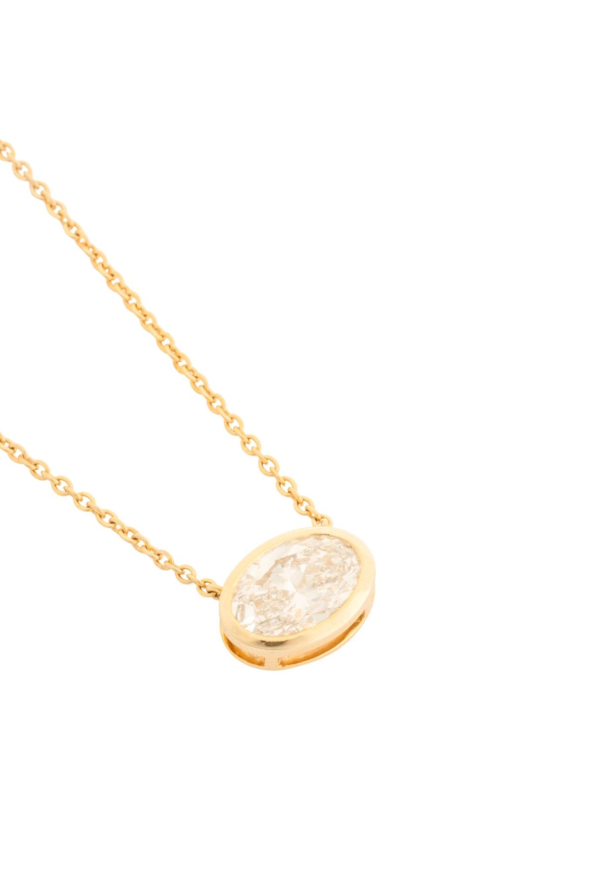 Gargantilla 14K con diamante central ovalado y bisel liso de oro amarillo..png