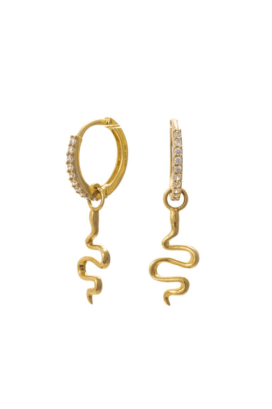 Huggie de oro solido de 10 kilates con zirconia alrededor un una vibora dorada colganda.png