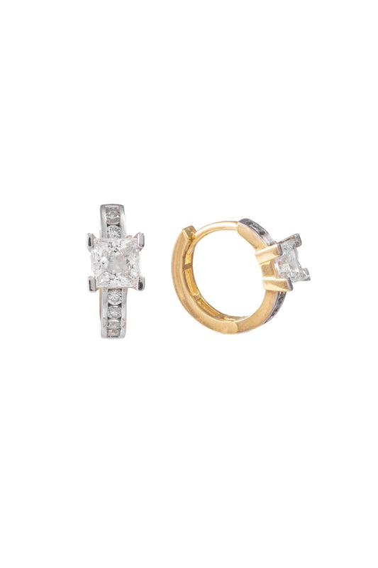 Huggie de oro sólido en 10 kilates con media churumbela biselada .png