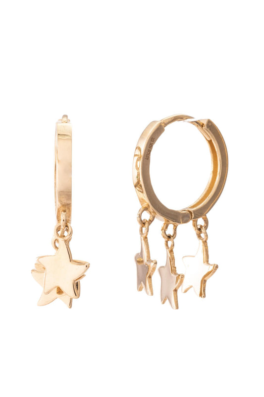 Huggie de oro solido en 10 kilates con tres estrellas lisas colgando .png