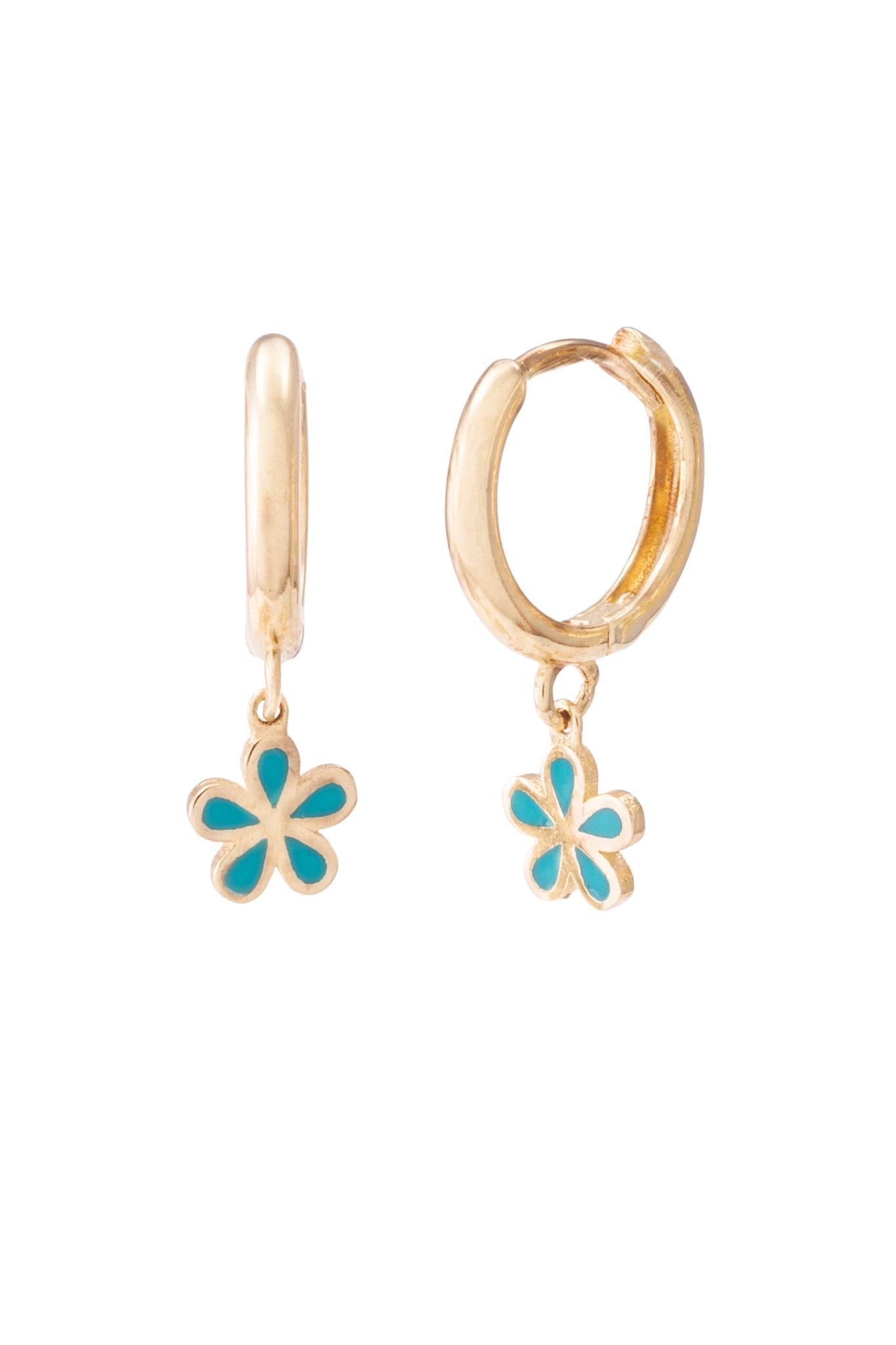 Huggie de oro solido en 10 kilates con una flor turquesa colgando.png