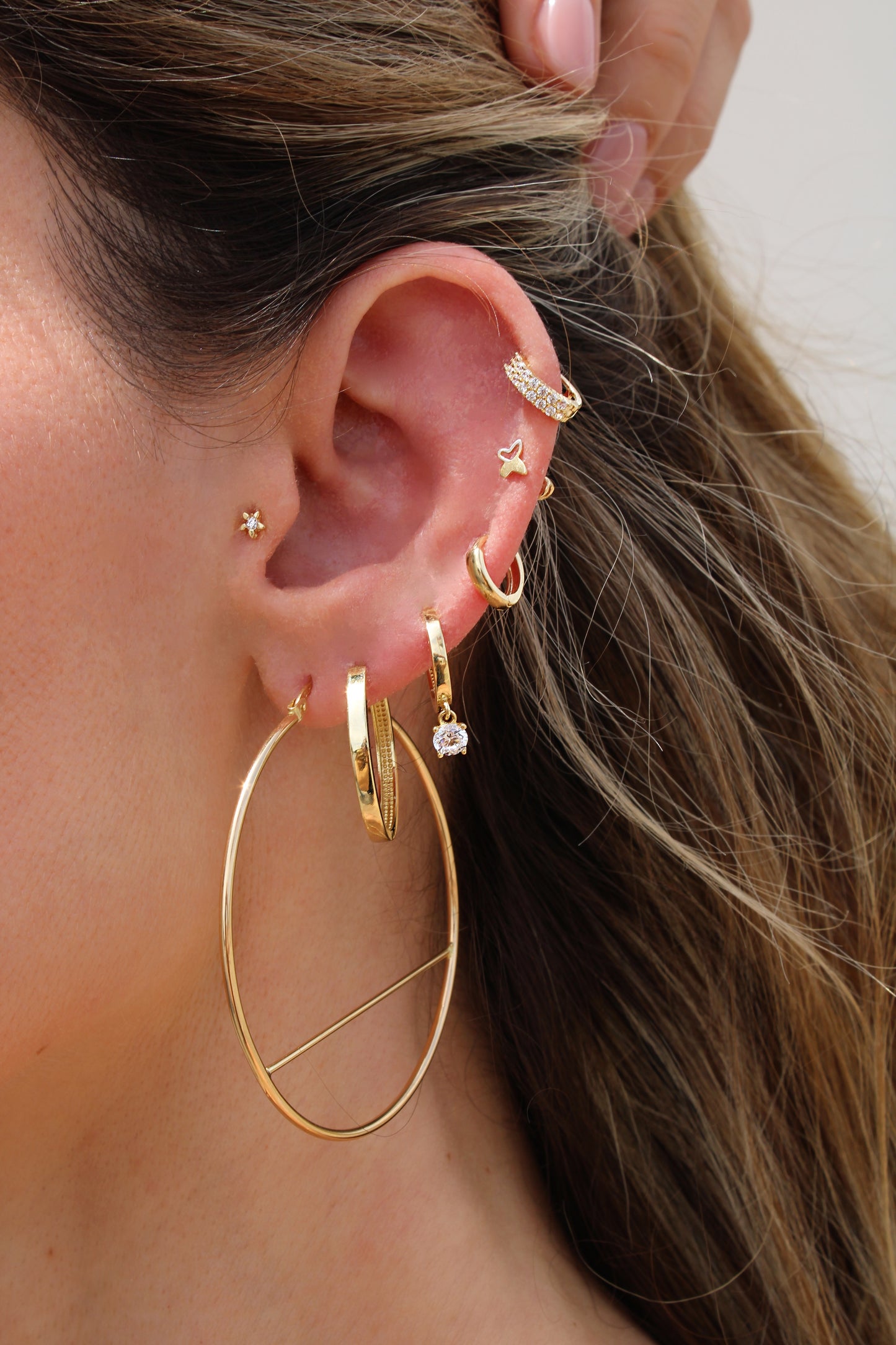 GOLD HOOP 32