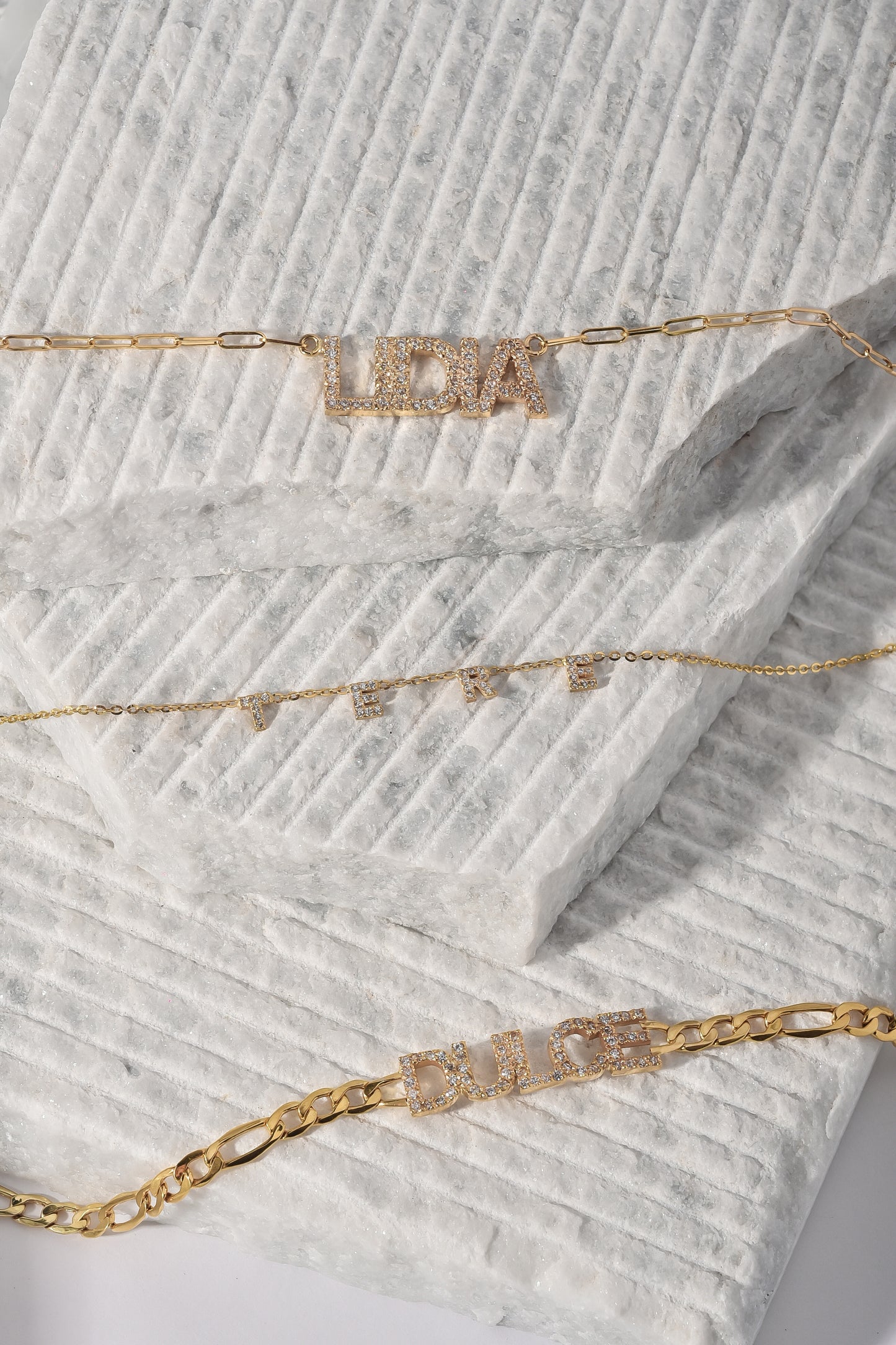 Collar De Oro Sólido Personalizado Letras Grandes De Zirconia