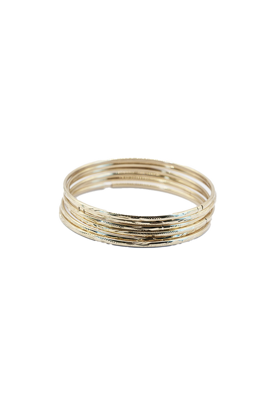 Pulseras de oro sólido en 10 kilates semanario con 6 aros diamantados..png