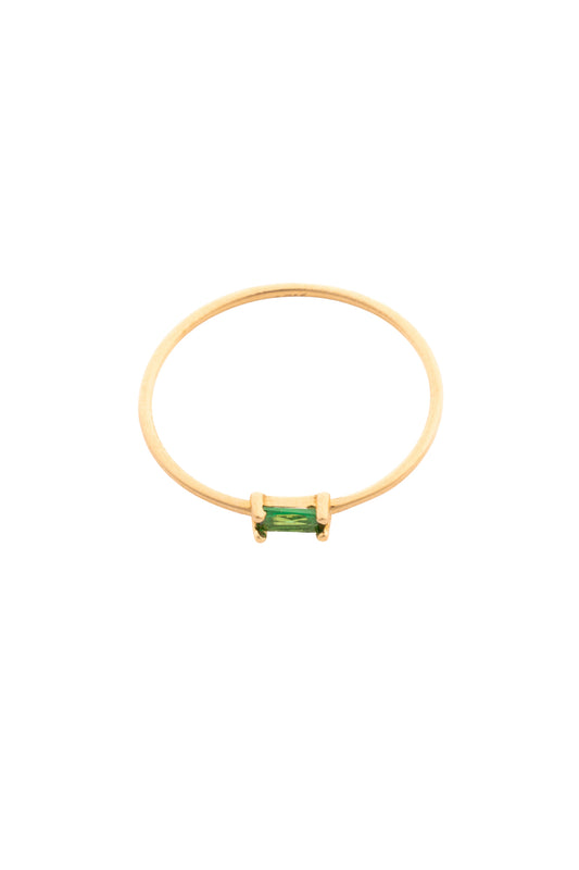 Anillo en 10 kilates con zirconia rectangular verde