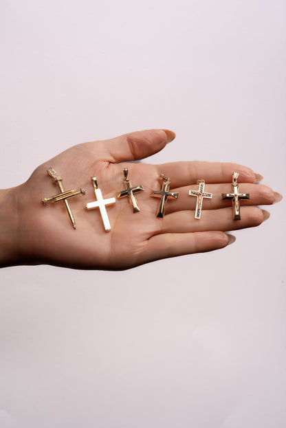 Dije 10 kilates cruz ancha en 3D lisa