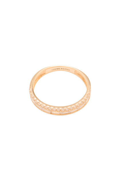 Anillo 10 kilates estilo de churumbela partida a la mitad, un lado zirconias circulares y el otro rectangulares blancas..png