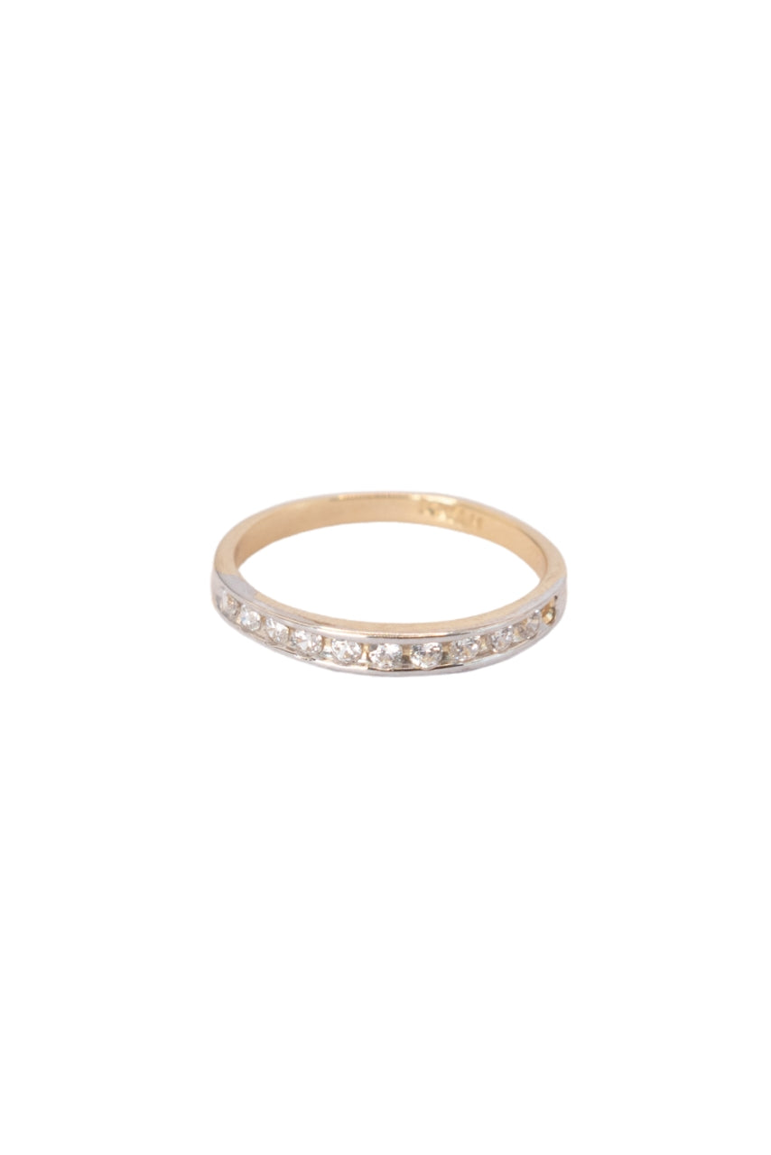 Anillo 14 kilates media churumbela brazo oro amarillo con zirconias biseladas en oro blanco..png