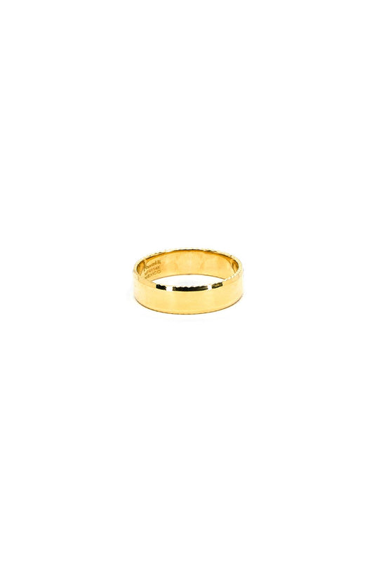 Anillo argolla de matrimonio de oro solido de 14 kilates con un estilo diamantado .png