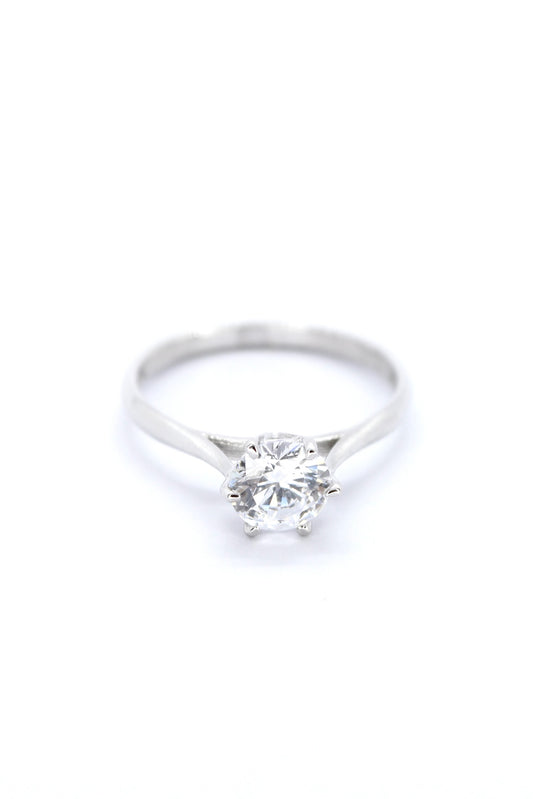 Anillo de oro blanco solido de 14 kilates de compromiso con una pierdra .png