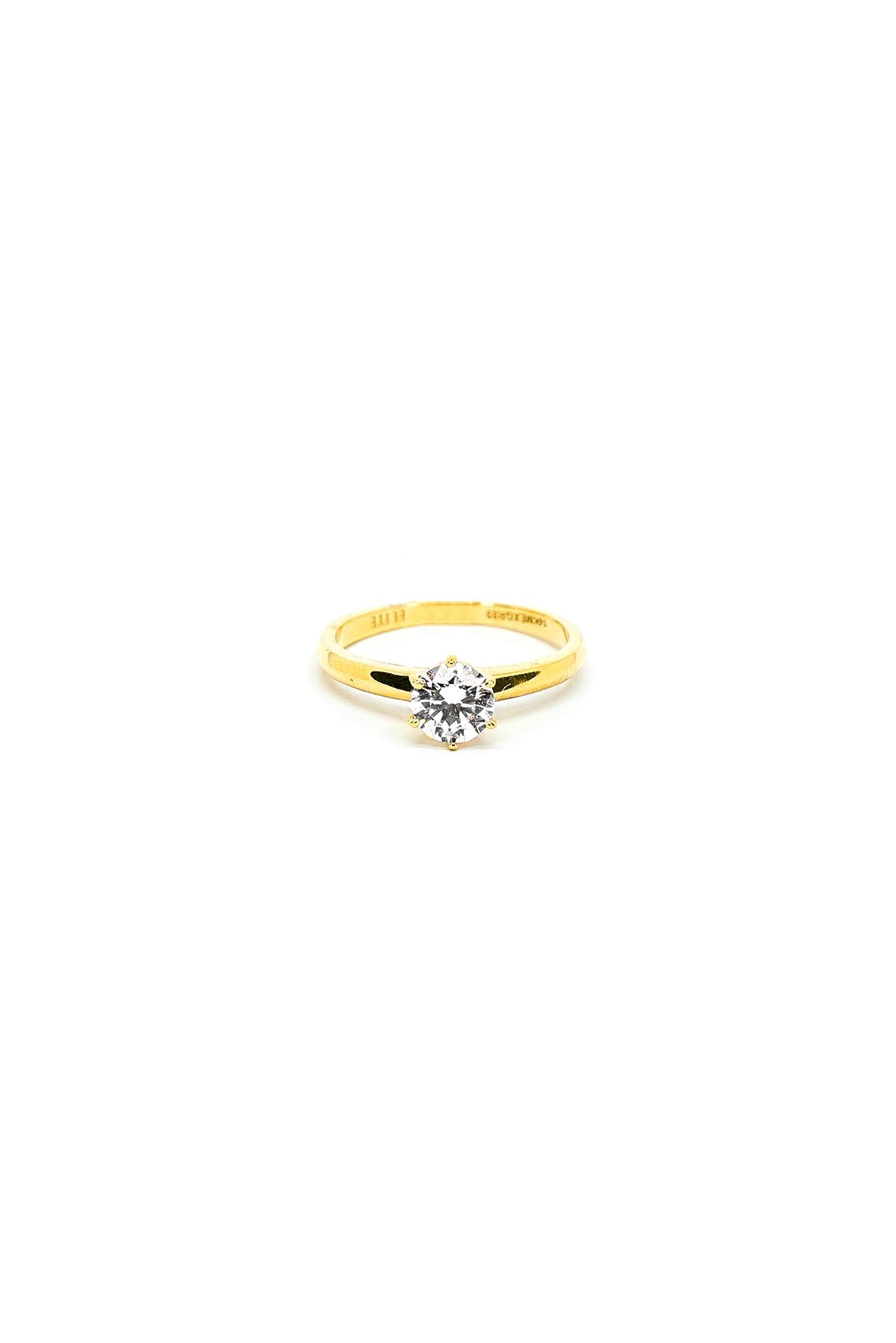 Anillo de oro solido de 14 kilates de compromiso con una pierdra .png