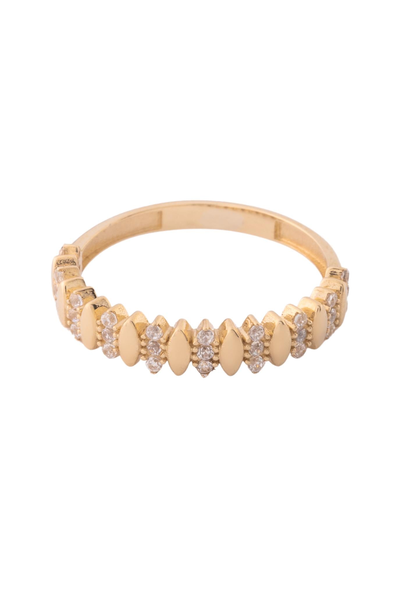 Anillo de oro solido en 10 kilates con ovalos lisos y ovalos de zirconia entrelazados .png