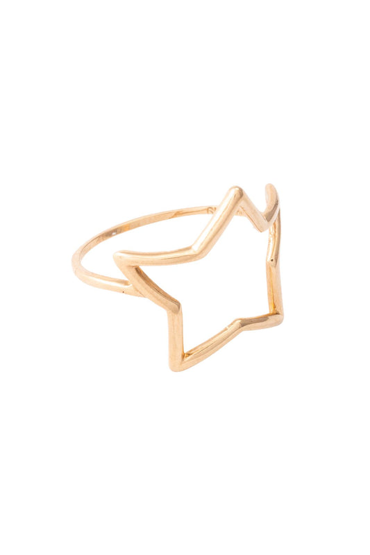 Anillo de oro solido en 10 kilates con un contorno de estrella .png