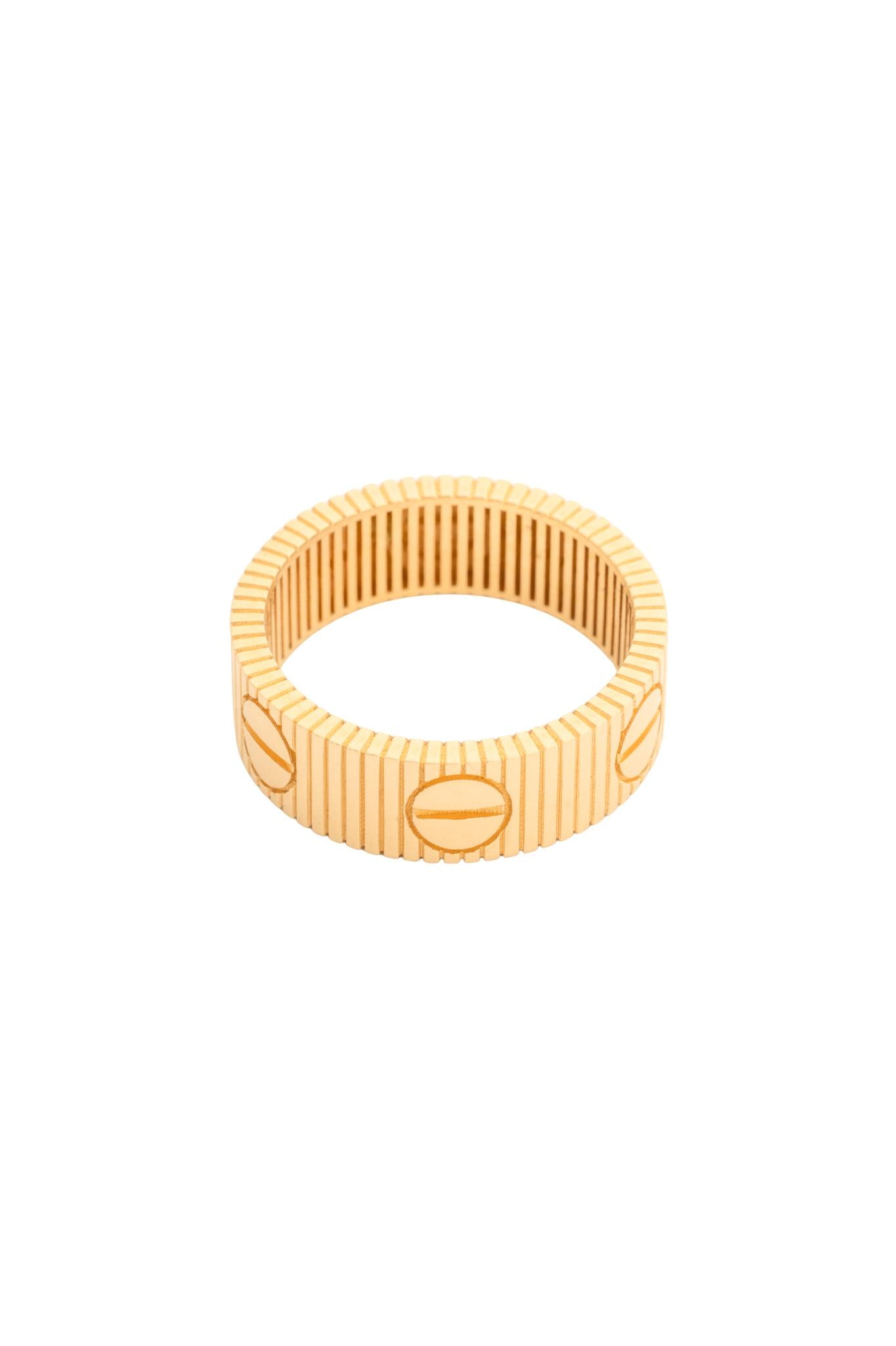 Anillo de oro sólido en 14 kilates con lineas estilo diamantado con 6 marcas de clavo .png