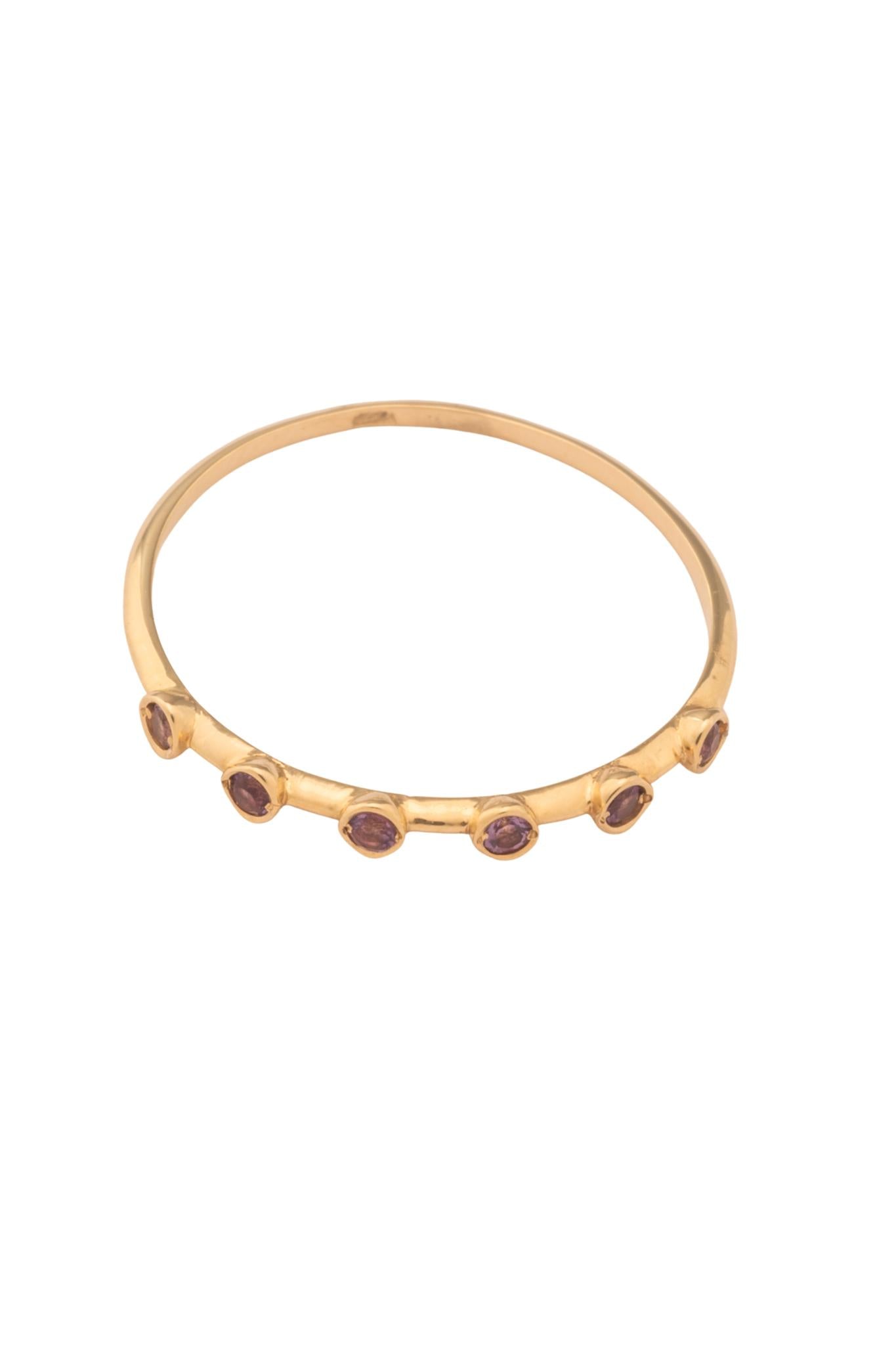 Anillo de oro sólido en 14 kilates con seis amatistas biseladas..png