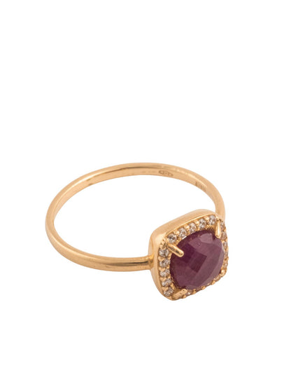 Anillo de oro sólido en 14 kilates con zirconia color vino y contorno cuadrado de zirconias blancas..png