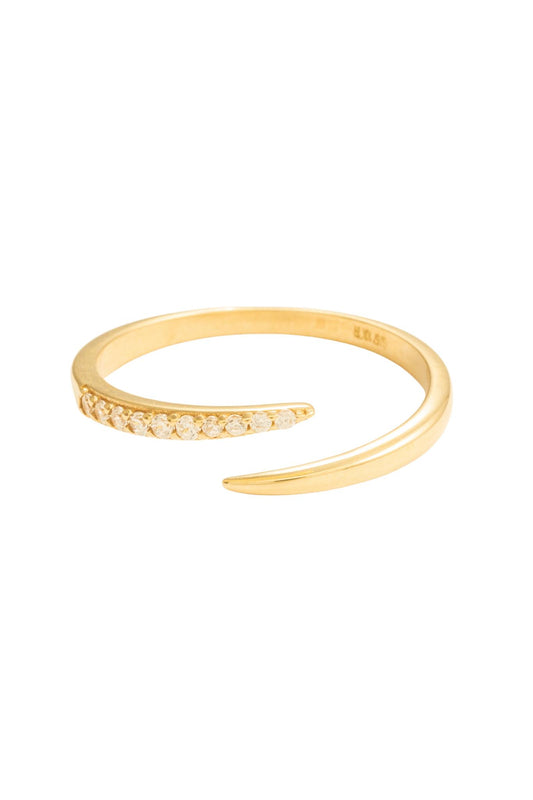Anillo en 10 kilates con brazo doble liso y zirconias blancas en pico.png