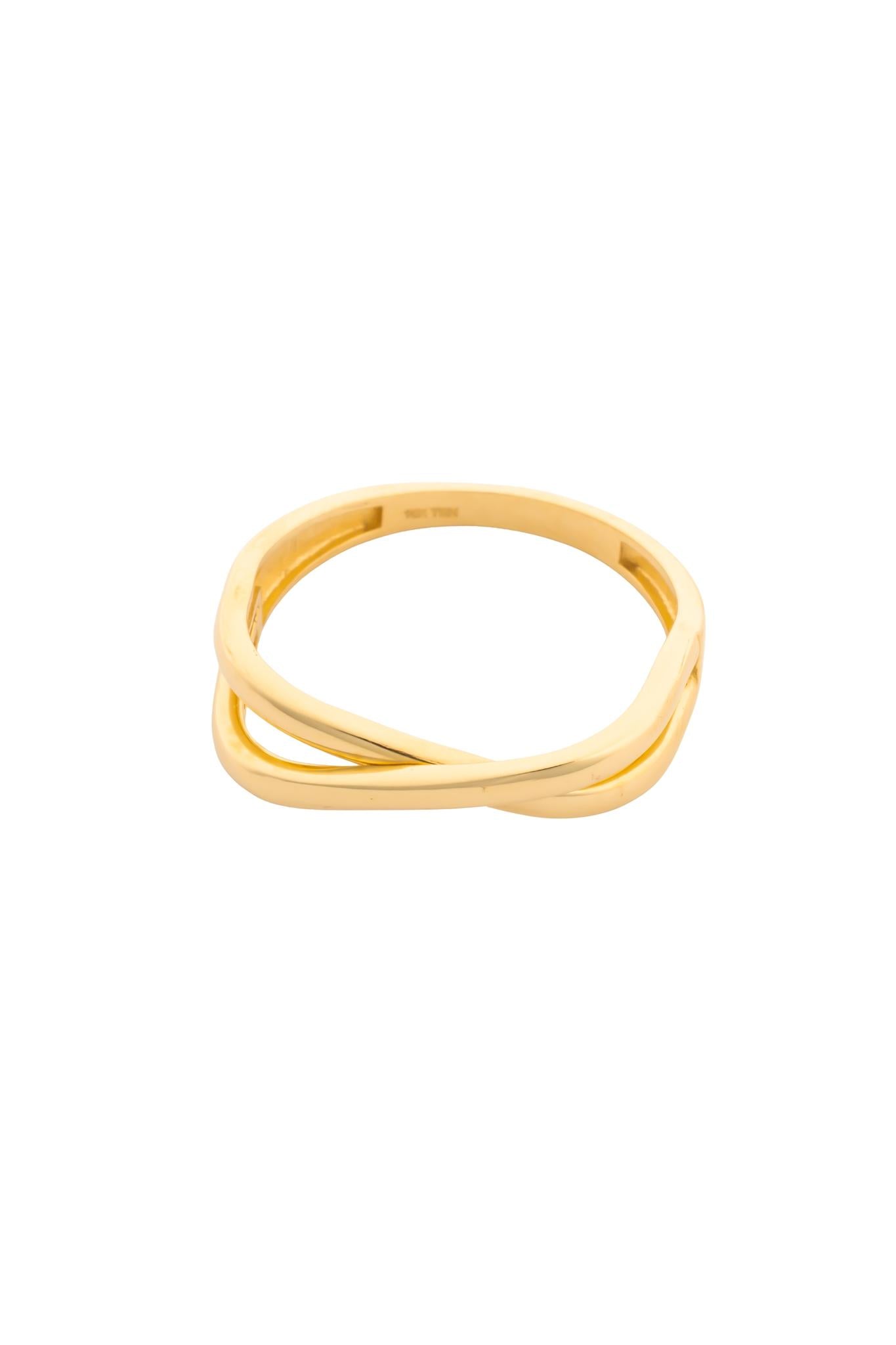 Anillo en 10 kilates con tiras lisas en X.png