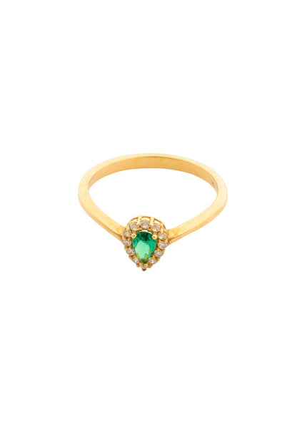 Anillo en 10 kilates con zirconia verde en gota y contorno de zirconias.png