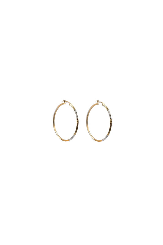 Arete arracada de oro solido de 14 kilates con un estilo diamantado .png