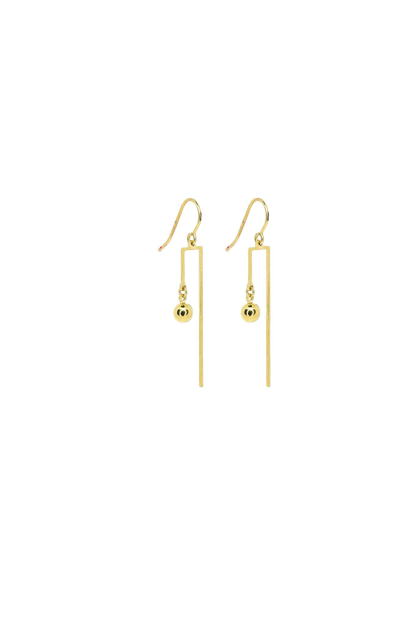 Arete de oro solido de 10 kilates con un estilo cuadrado y una bolita de dije.png