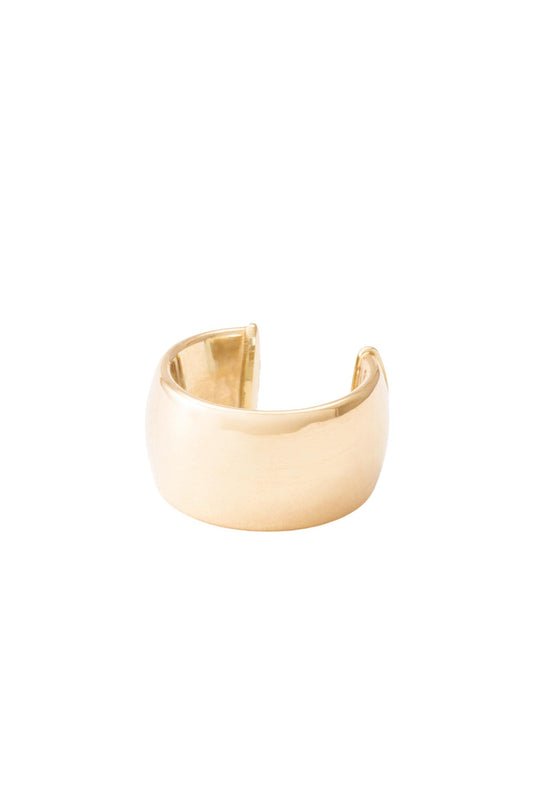 Arete ear cuff de oro solido en 10 kilates con un estilo liso grandre.png