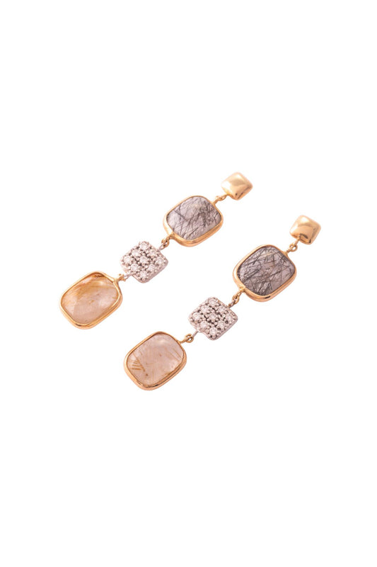 Aretes de oro sólido en 14 kilates con cuadros de diamantes de 0.36 cts montados en oro blanco y combinación de cuarzos rutilados con bisel en oro amarillo..png