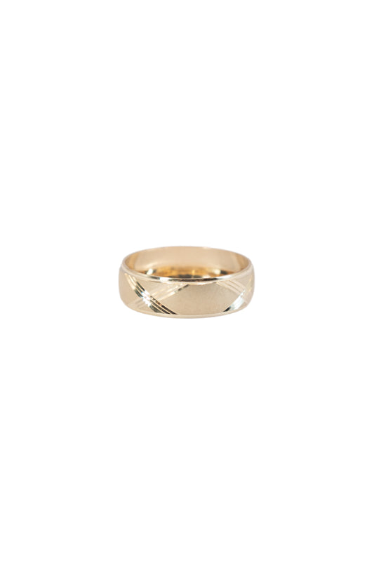 Argolla de matrimonio 14 kilates centro mate y líneas triples..png