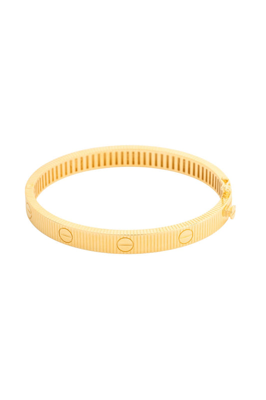 Aro de oro sólido en 14 kilates con lineas estilo diamantado con 9 marcas de clavo grueso.png