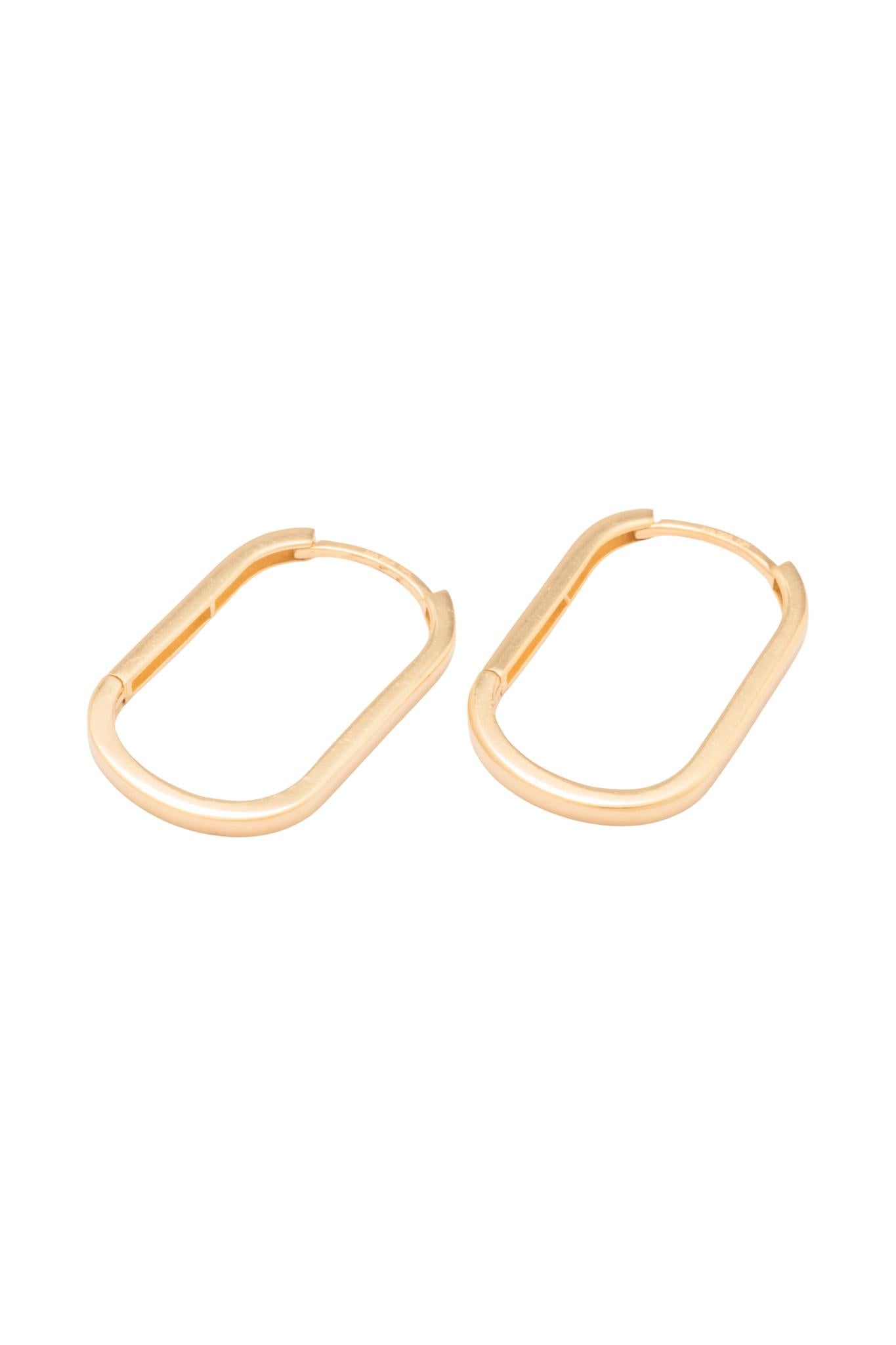 Arracada 10 kilates forma rectangular, bordes ovalados..png