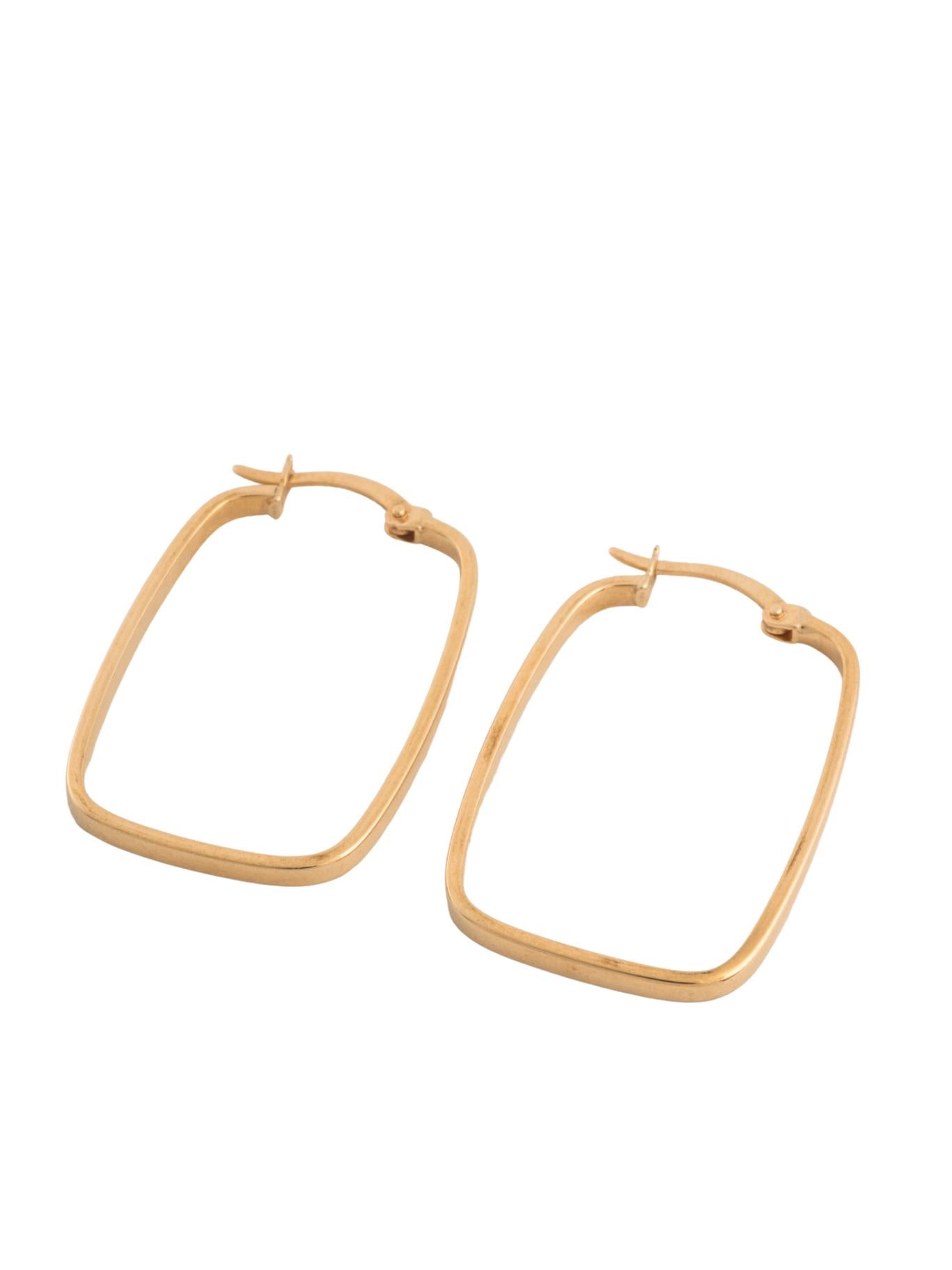 Arracada 10 kilates forma rectangular delgada.png