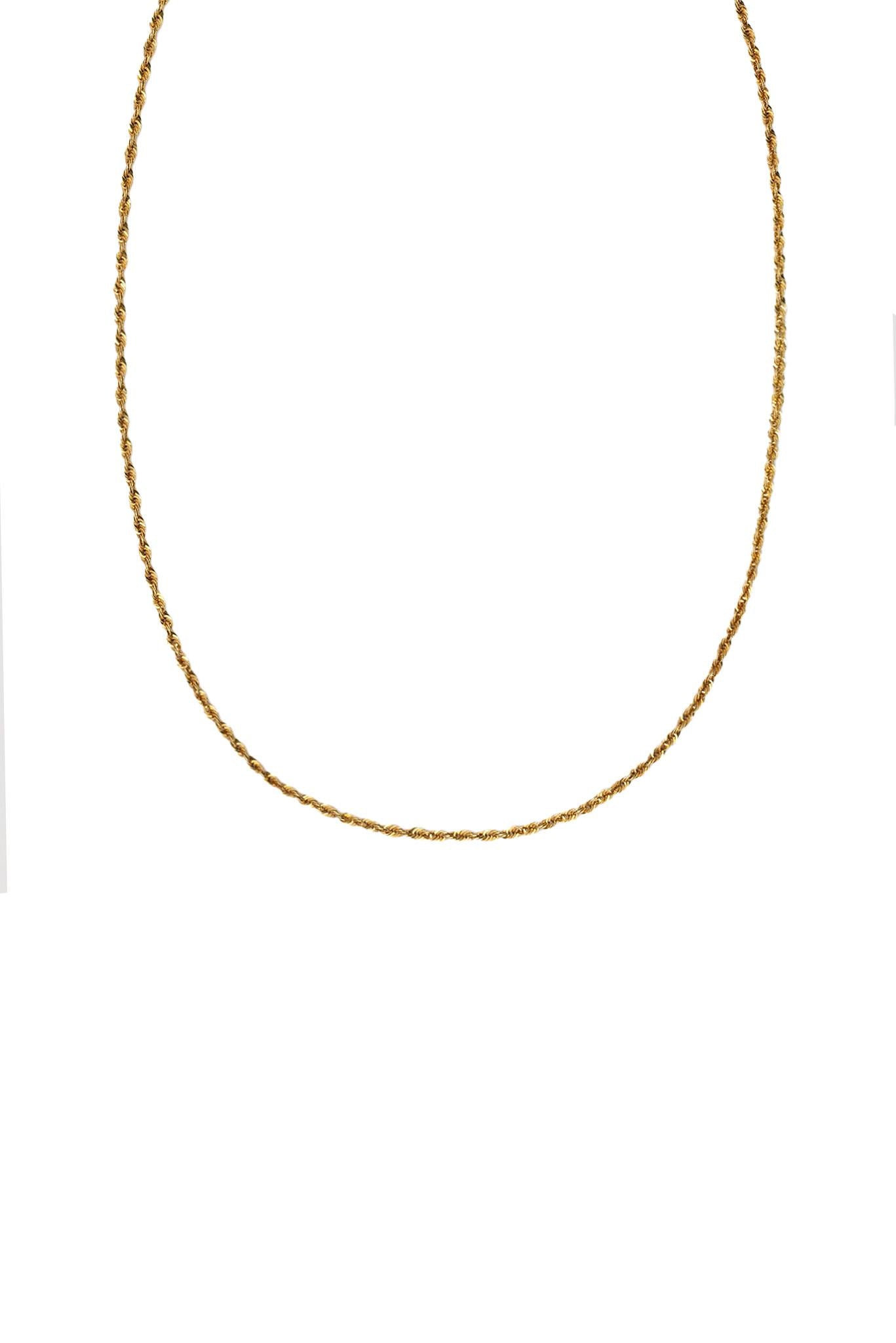 Cadena de oro sólido en 10 kilates con un estilo torzal.png