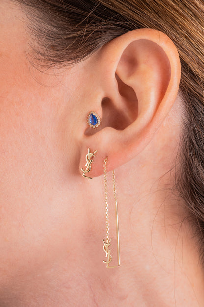 Arete de oro sólido en 10 kilates con iniciales YSL lisas.