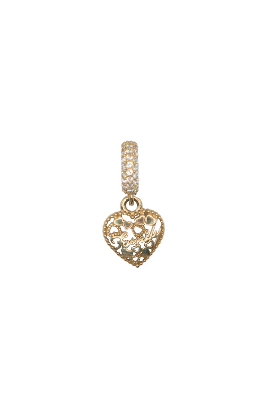 Dije charm de oro  10 kilates dije de corazón hueco con corazones minis y palabra "Family".png