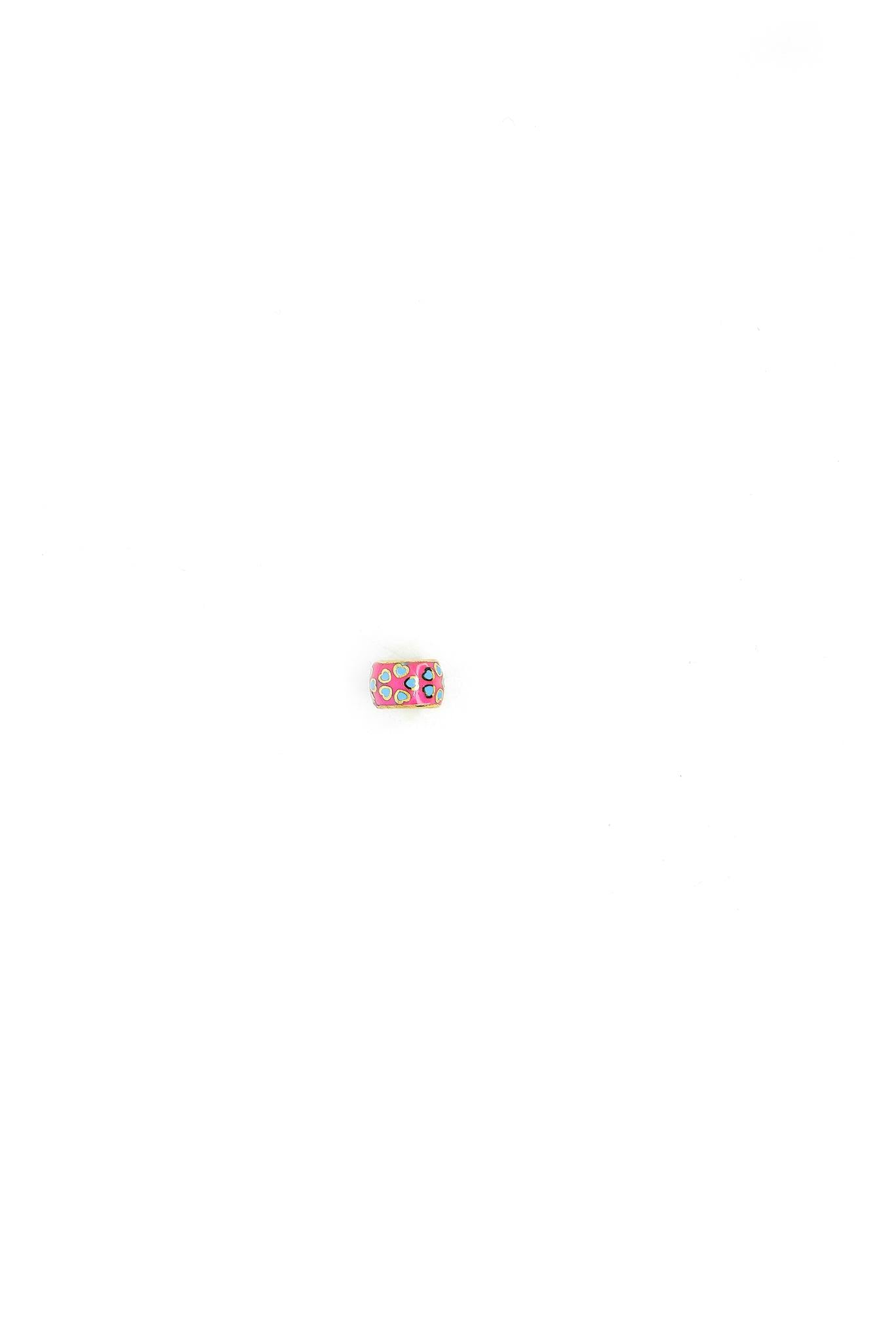 Dije de oro solido de 10 kilates con forma de circulo de color rosa con flores en azul.png