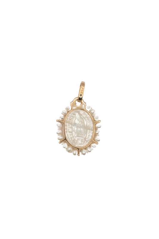 Dije medalla  14 kilates Virgen de Guadalupe madre perla y contorno perlas..png