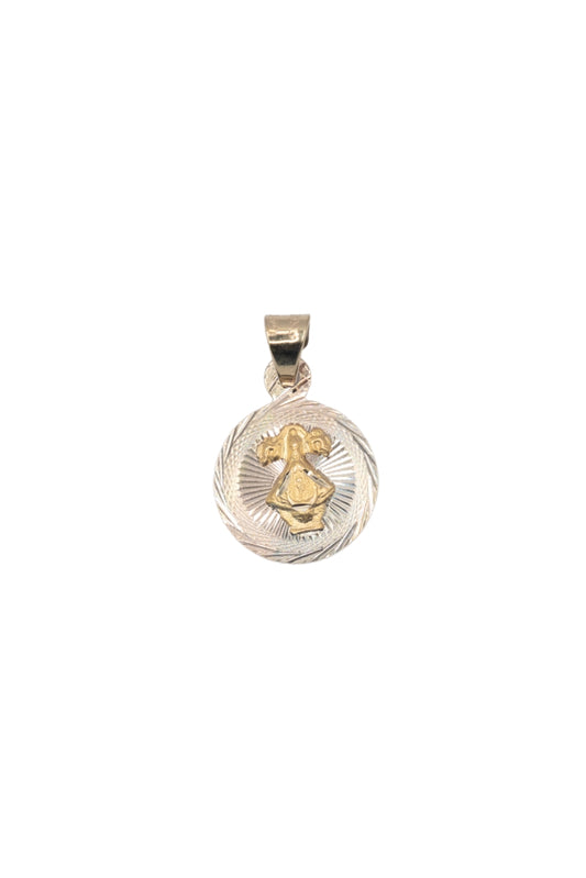 Dije medalla en 10 kilates Virgen San Juan de los lagos al centro fondo diamantado..png